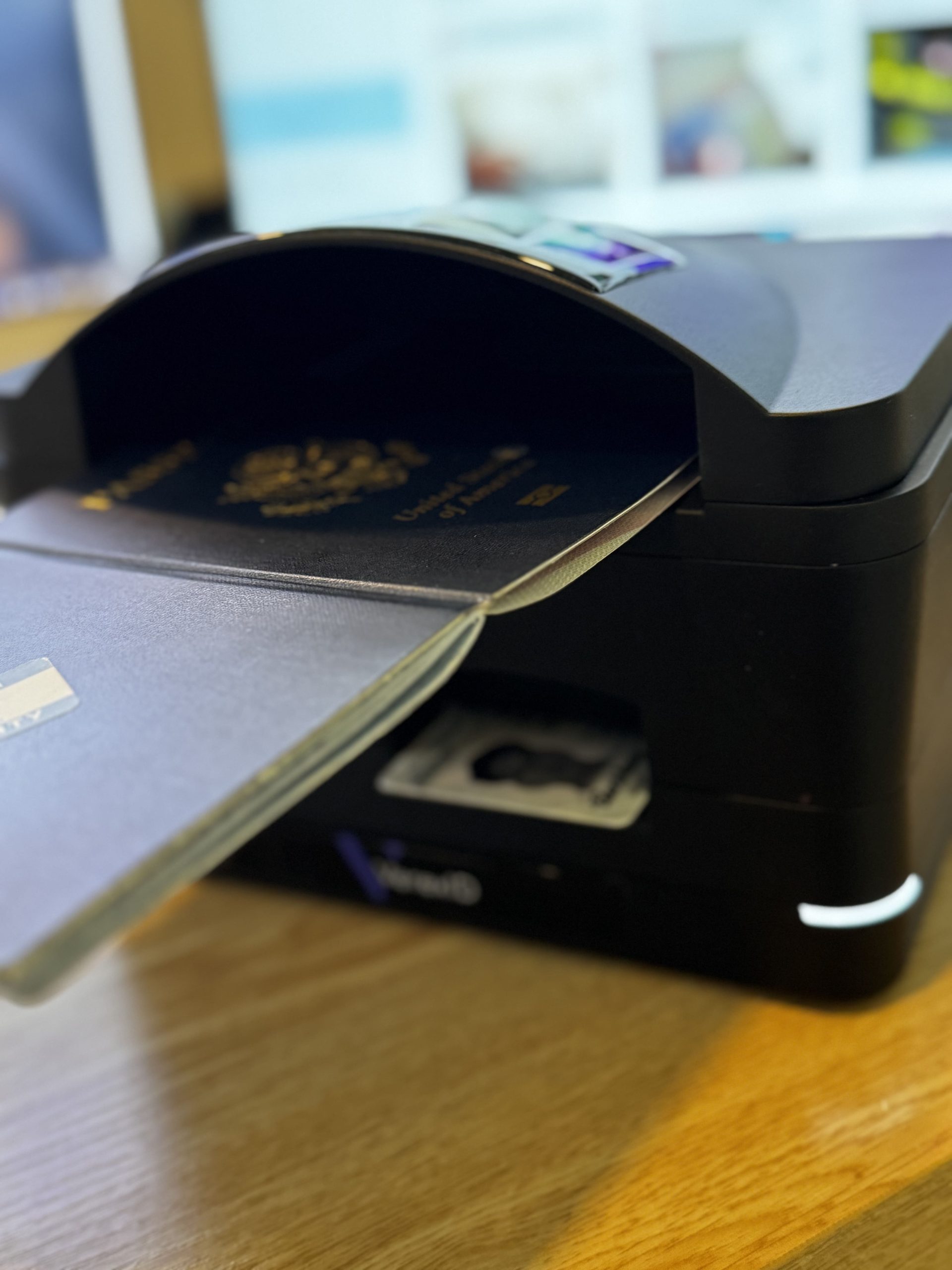 VerexID ARIA multi-document scanner for fast ID and passport verification